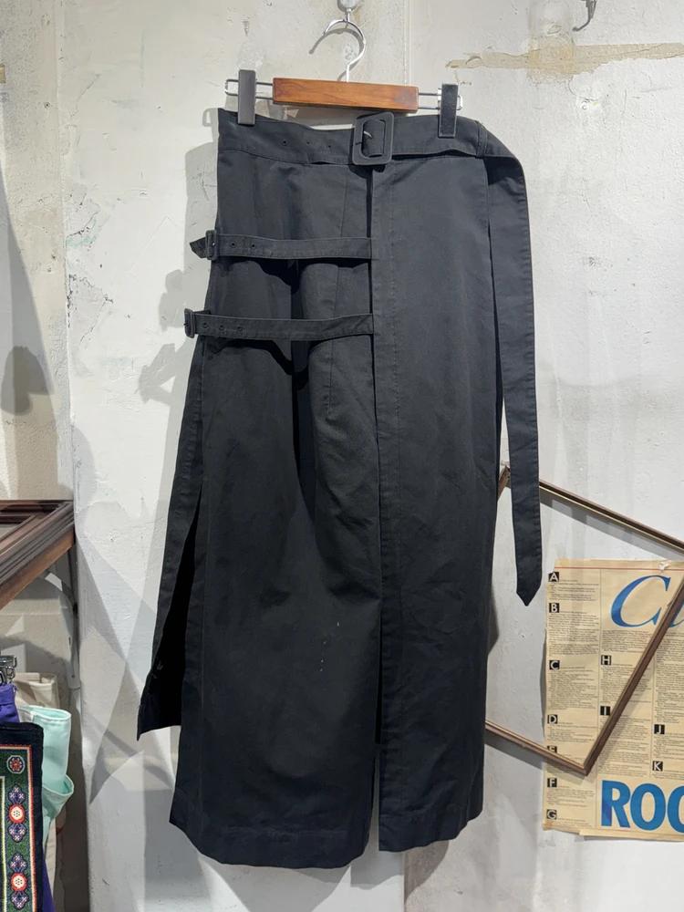 Belted black side slit skirt 4