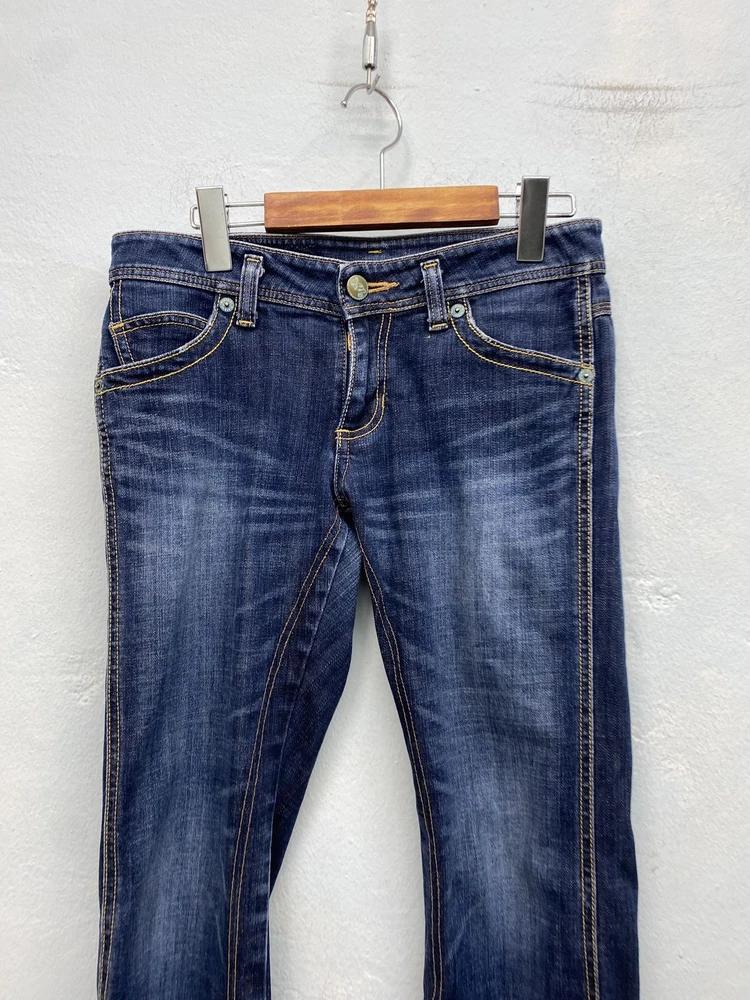 Wrangler dark blue low rise bootcut jeans 7