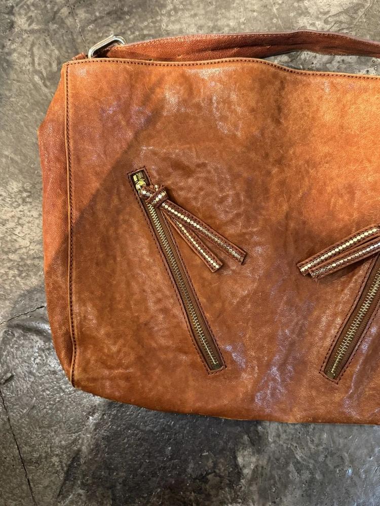 Brown zipper detail shoulder bag 4