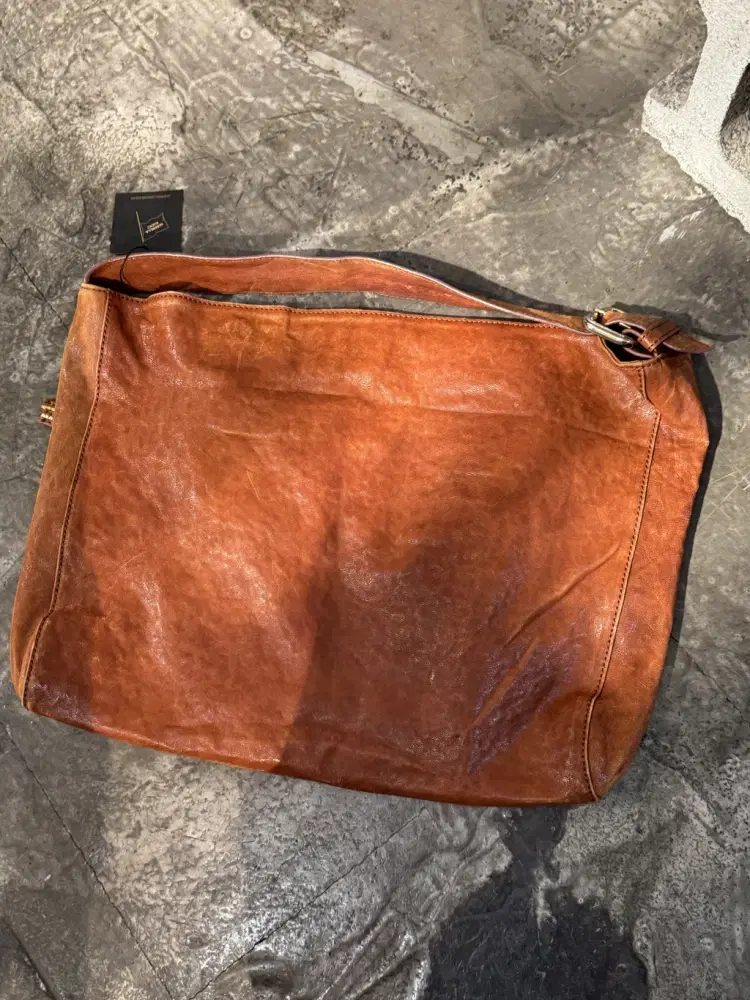 Brown zipper detail shoulder bag 7