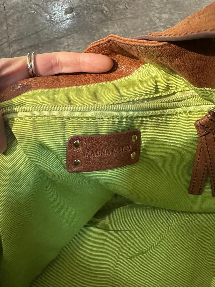 Brown zipper detail shoulder bag 5