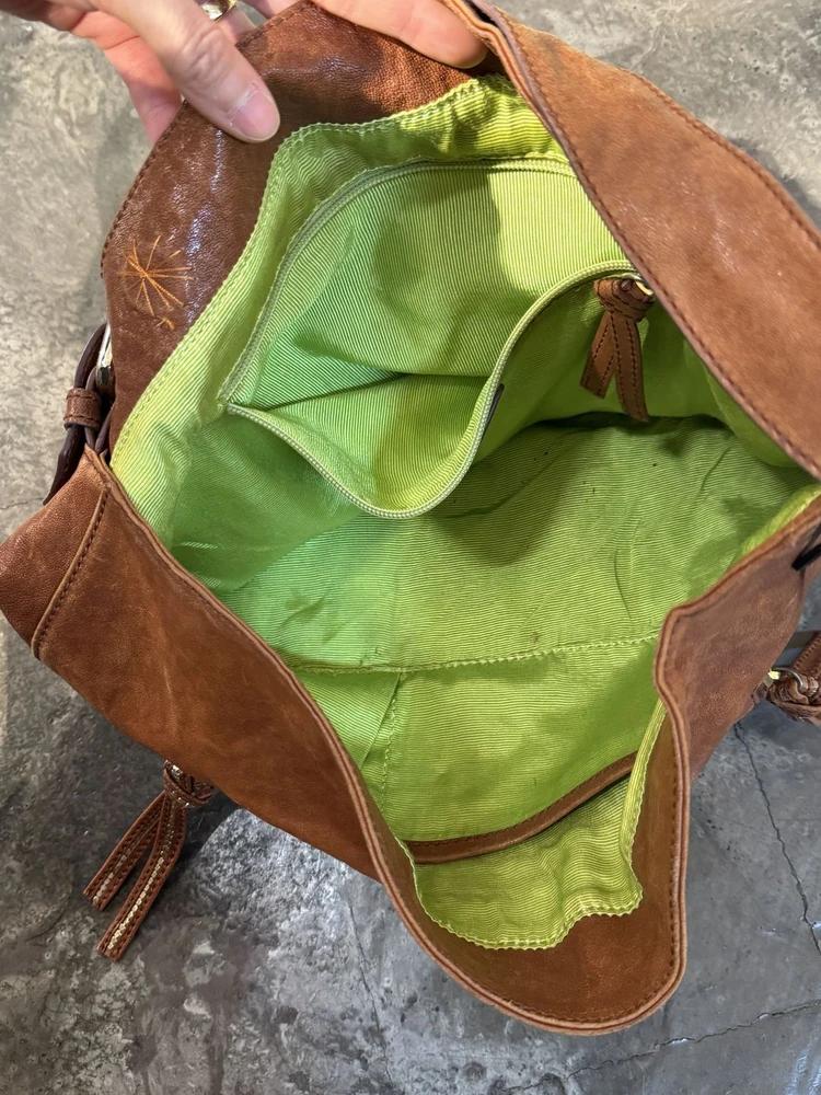 Brown zipper detail shoulder bag 6