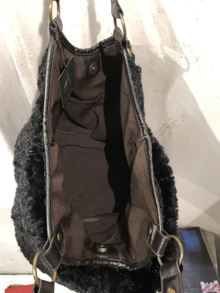 Black fur hobo shoulder bag_to 8