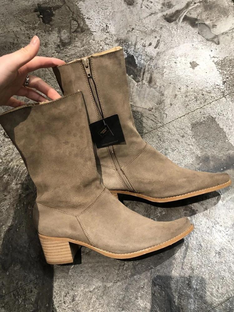 Beige suede boots 8