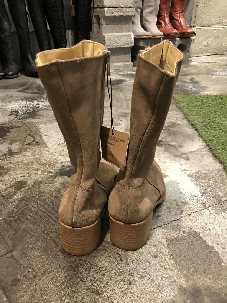 Beige suede boots 7