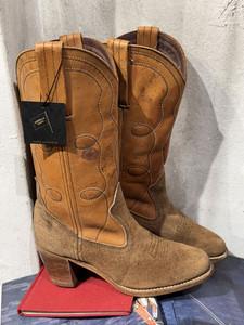 Pointed-toe western boots 2