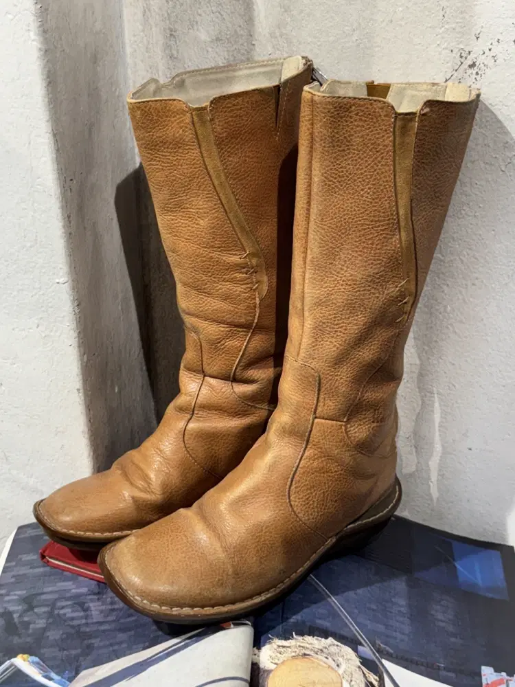 Dr. Martens brown boot 5
