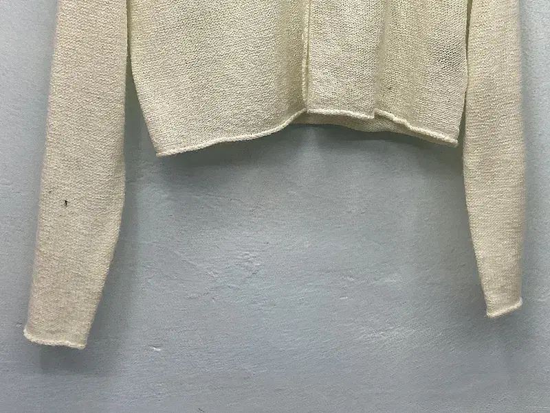 Cream cardigan* 8