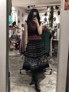 Black patterned midi flared skirt +to 2