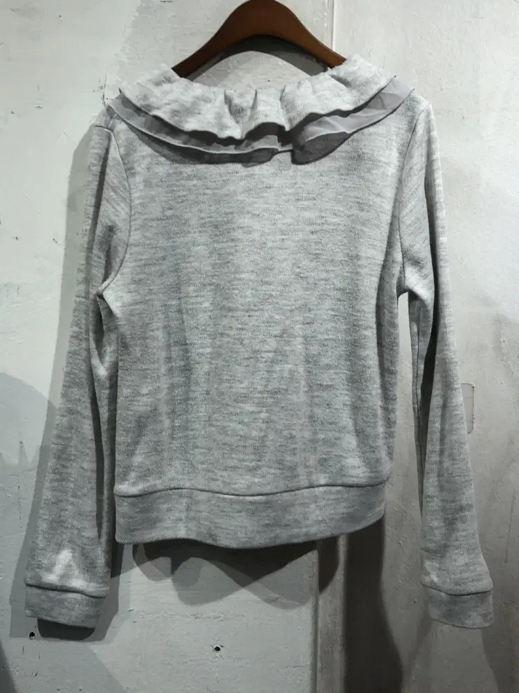 Glacier light gray frill neck sweatshirt +to 9
