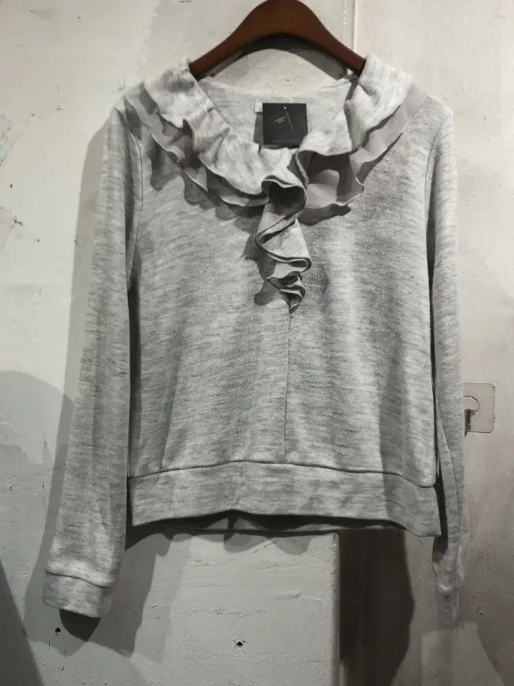 Glacier light gray frill neck sweatshirt +to 6