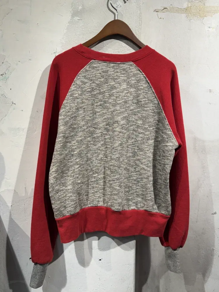 Healthknit red raglan sweatshirt +to 8