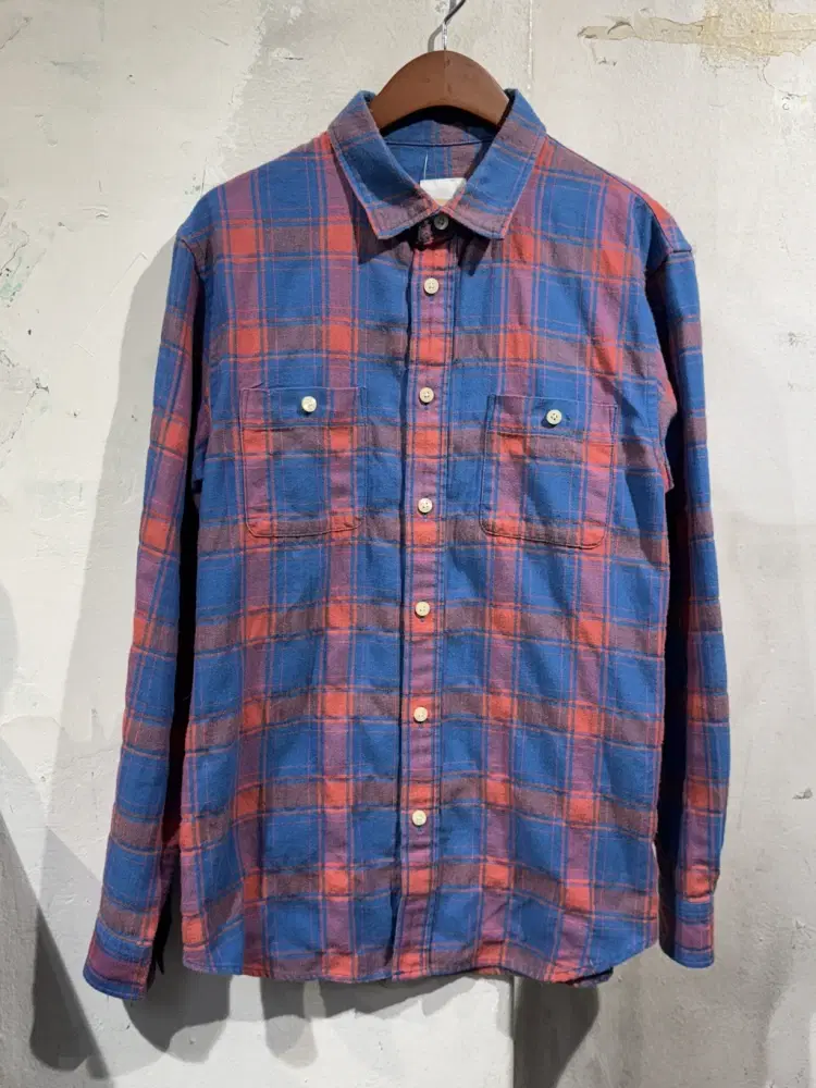 The North Face checkered shirt +to 5