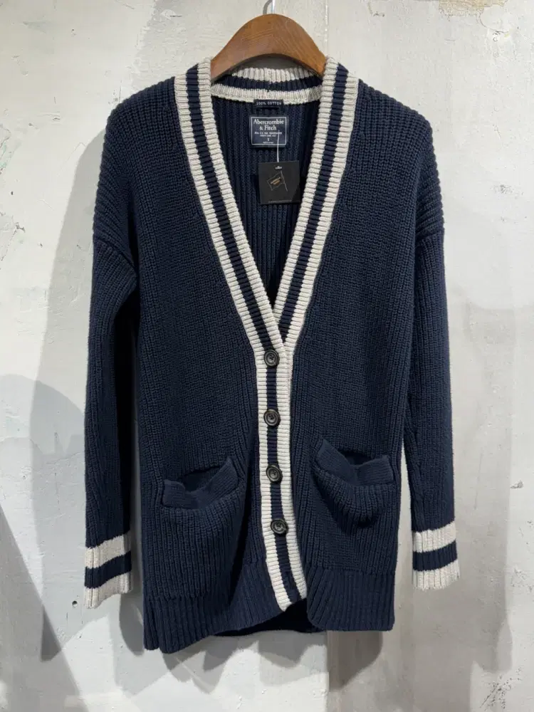Abercrombie & Fitch navy cardigan +to 3
