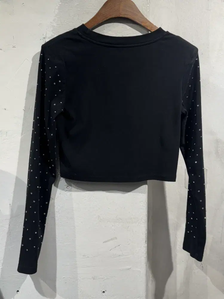 Black crystal cropped t-shirt +to 6