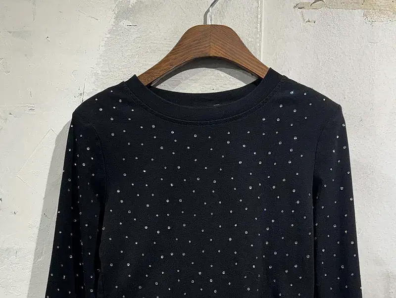 Black crystal cropped t-shirt +to 4
