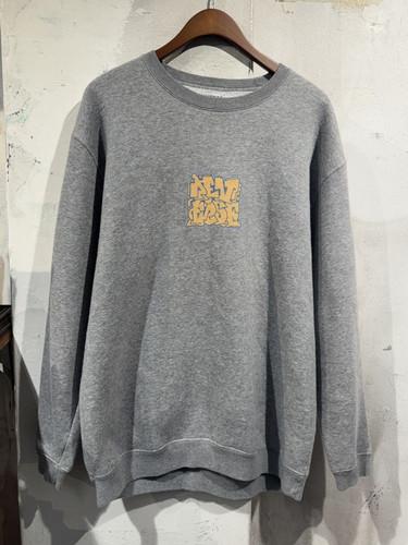 Reverse light gray sweatshirt +to 9