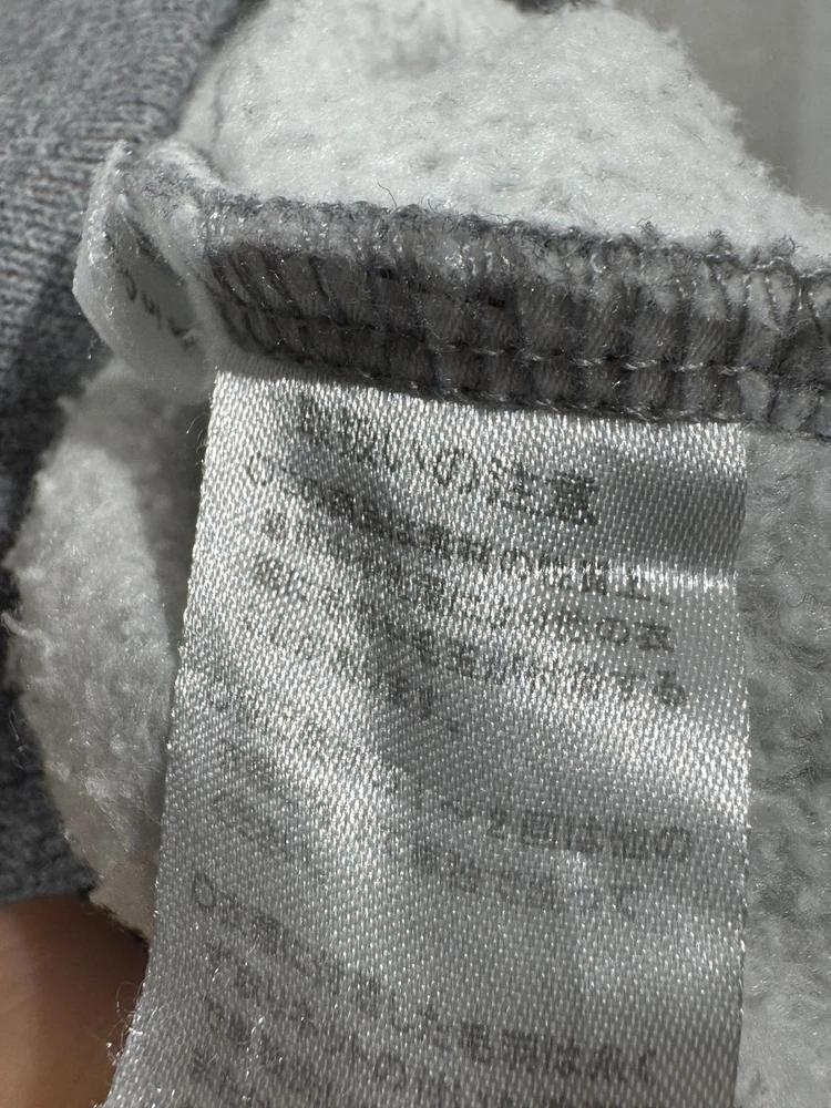 Reverse light gray sweatshirt +to 6