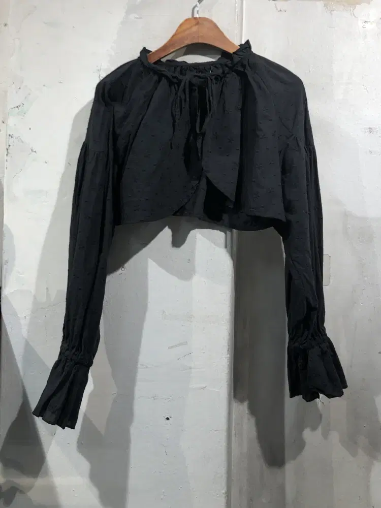 Black frilled bolero blouse +to 7