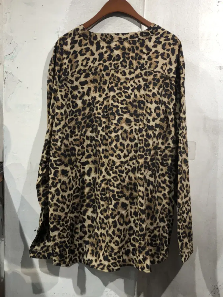 Van Heusen Studio leopard blouse +to 6