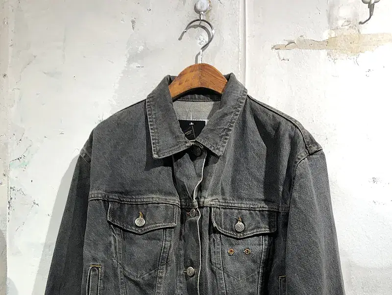 Ferre Jeans dark gray denim jacket +to 7