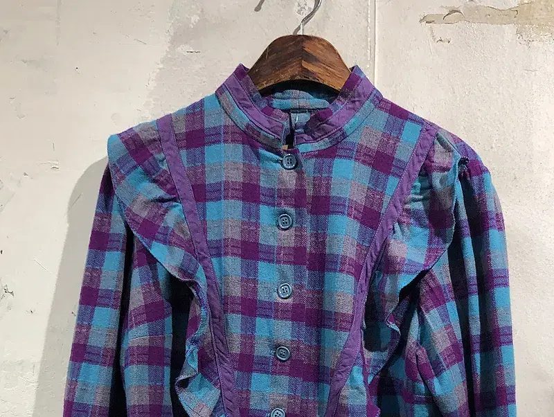 Blue check frilled blouse+to 6
