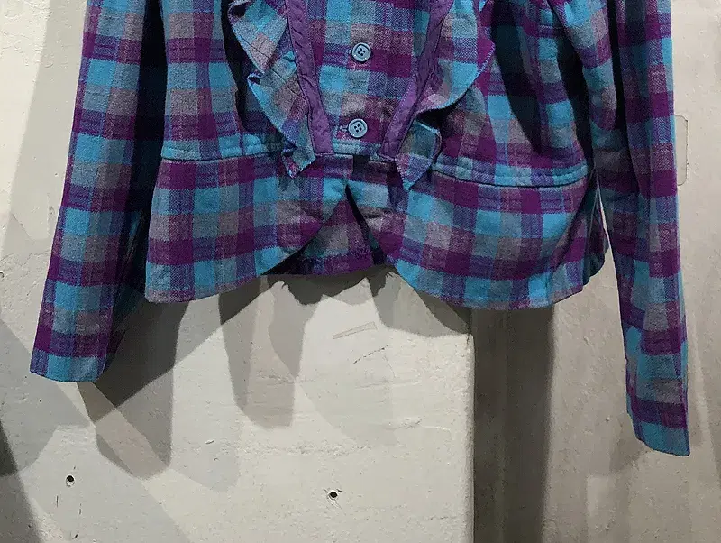 Blue check frilled blouse+to 7