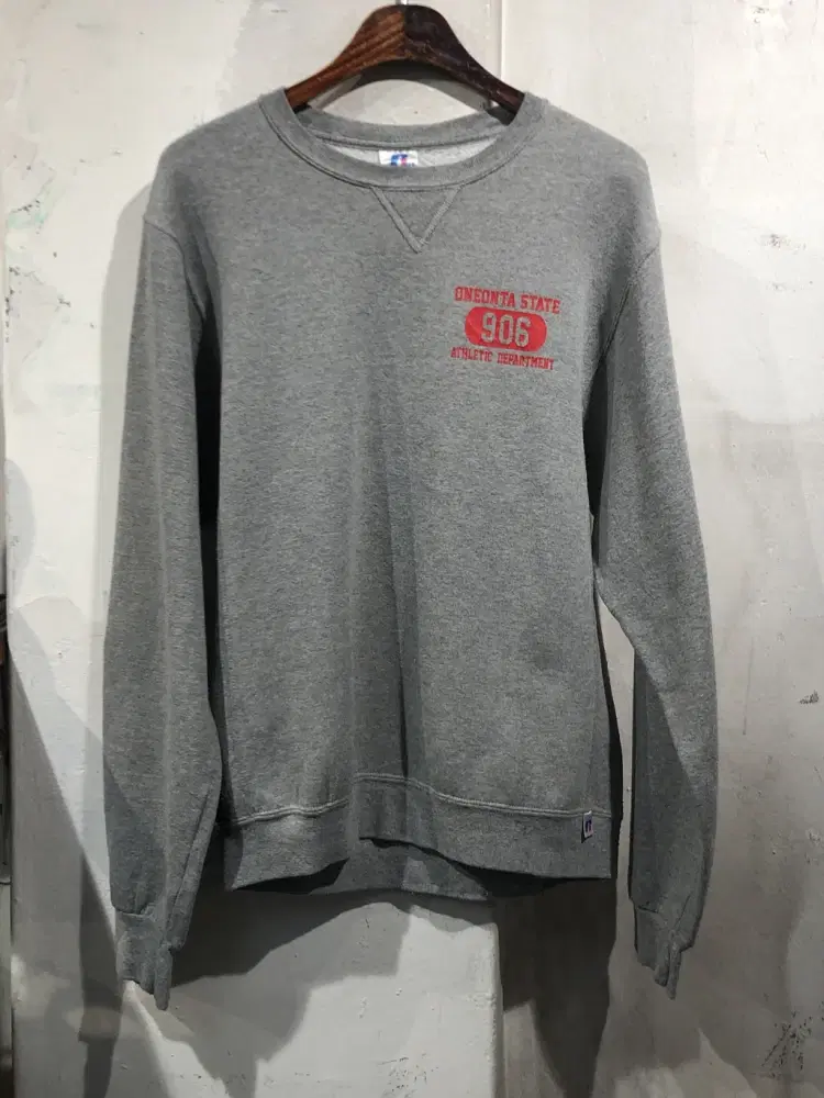 Russell Athletic gray sweatshirt +to 3