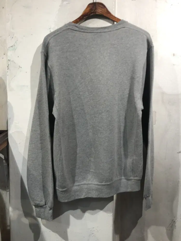 Russell Athletic gray sweatshirt +to 6