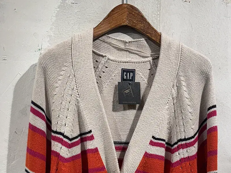 Gap color-block striped cardigan +to 5