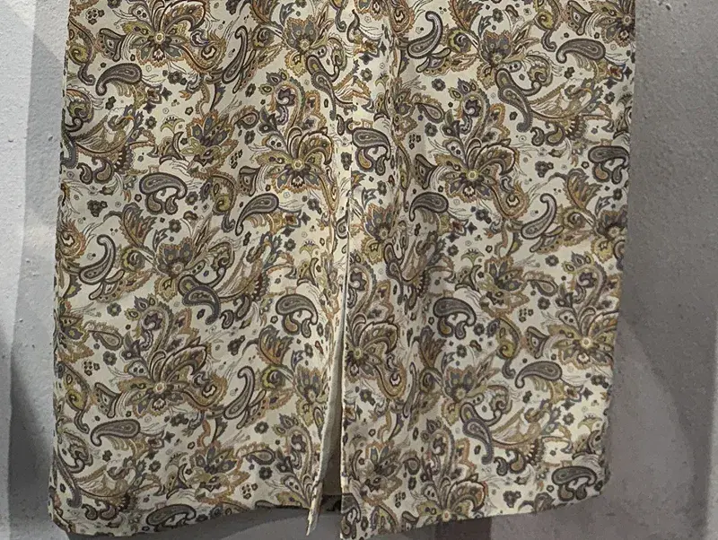 Paisley print sleeveless onepiece +to 7