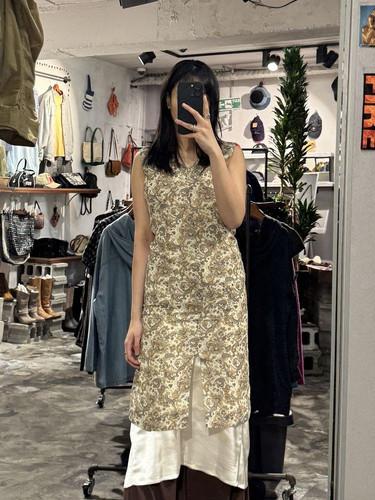 Paisley print sleeveless onepiece +to 10