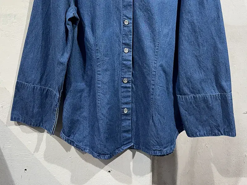 Marcel western button denim blouse +to 6