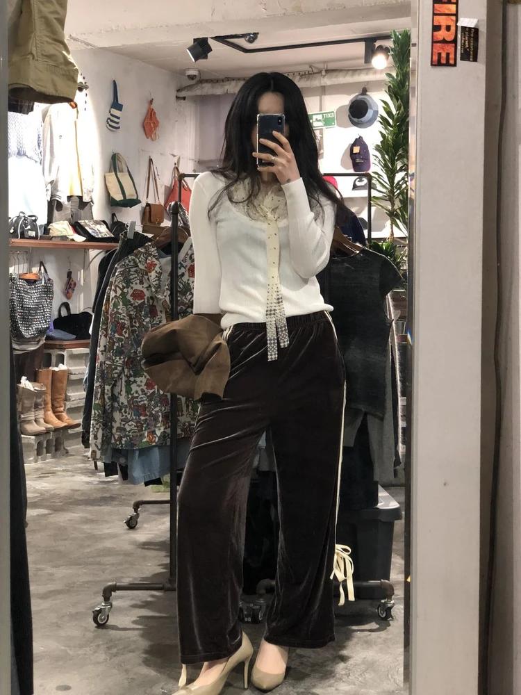 Brown velour track pants +to 5