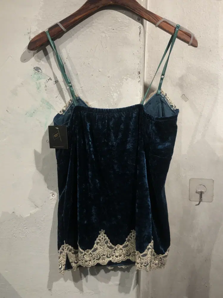 Turquoise lace velour sleeveless +to 10
