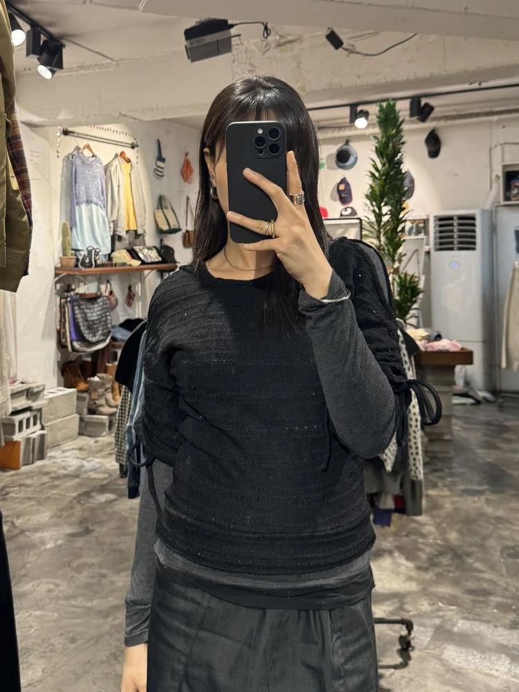 Black puff shoulder knit t-shirt +to 5