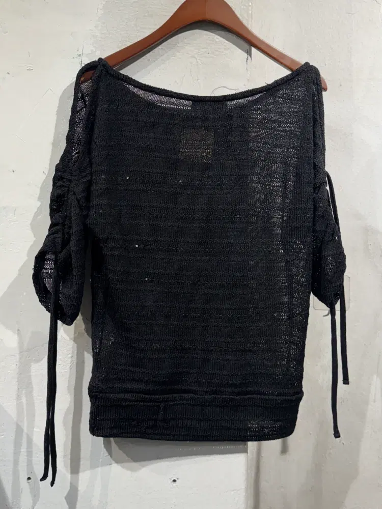 Black puff shoulder knit t-shirt +to 10