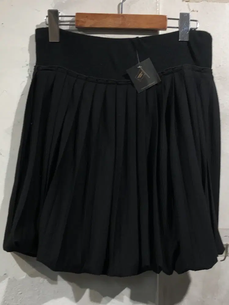 Babe black pleated bubble mini skirt +to 8