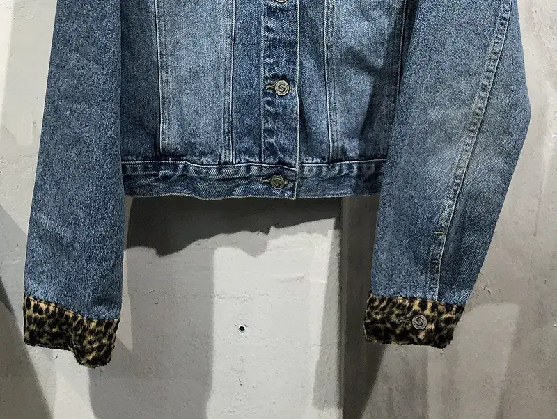 Squeeze leopard collar denim jacket +to 8