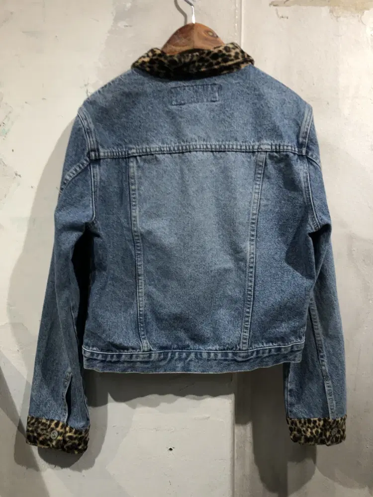 Squeeze leopard collar denim jacket +to 9