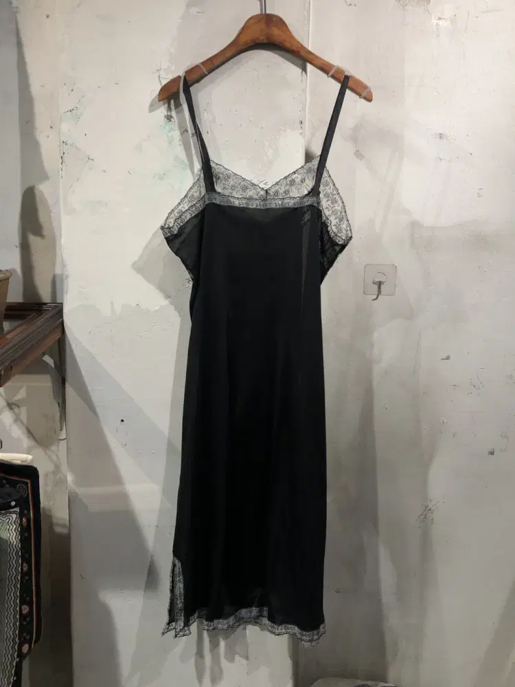 Black lace slip onepiece+to 8