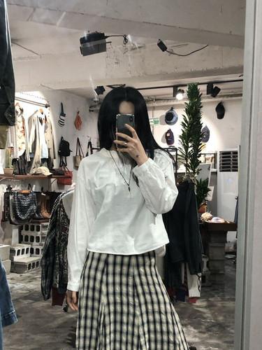 White lace neck point blouse +to 10