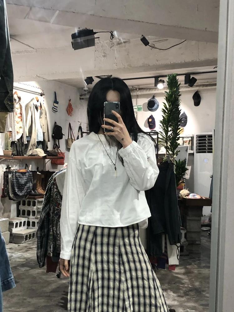White lace neck point blouse +to 3