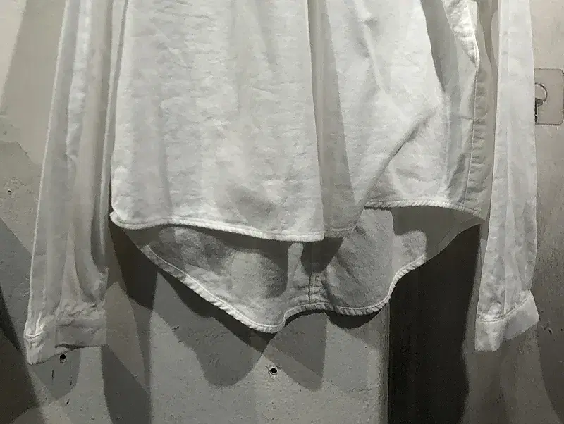 White lace neck point blouse +to 7