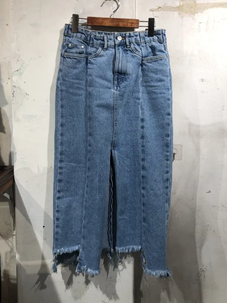 Denim slit long skirt +to 6