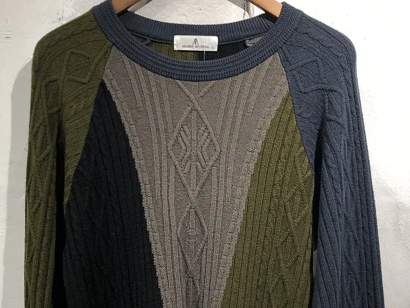 Aramis navy&khaki wool sweater +to 6