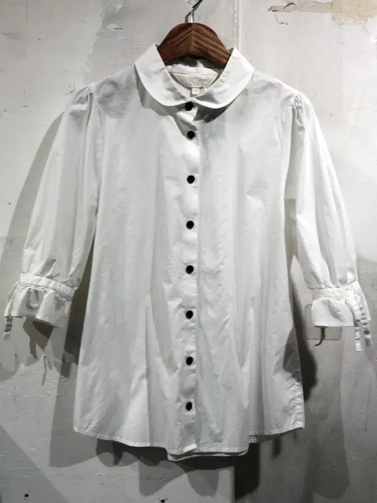 To B. By Agnes B. white blouse +to 5