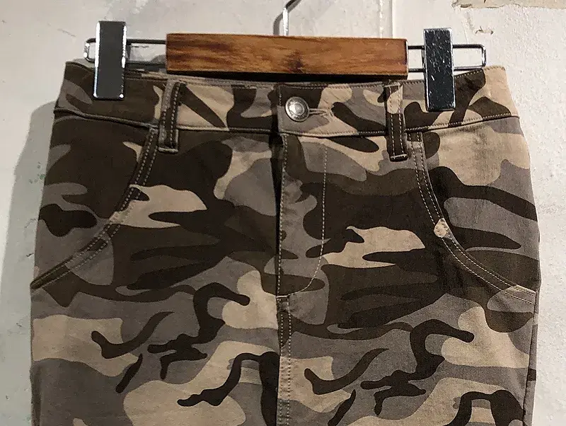 Khaki camo mini skirt +to 7