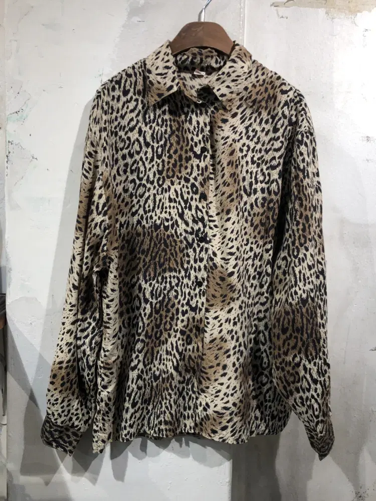Brown leopard blouse+to 6