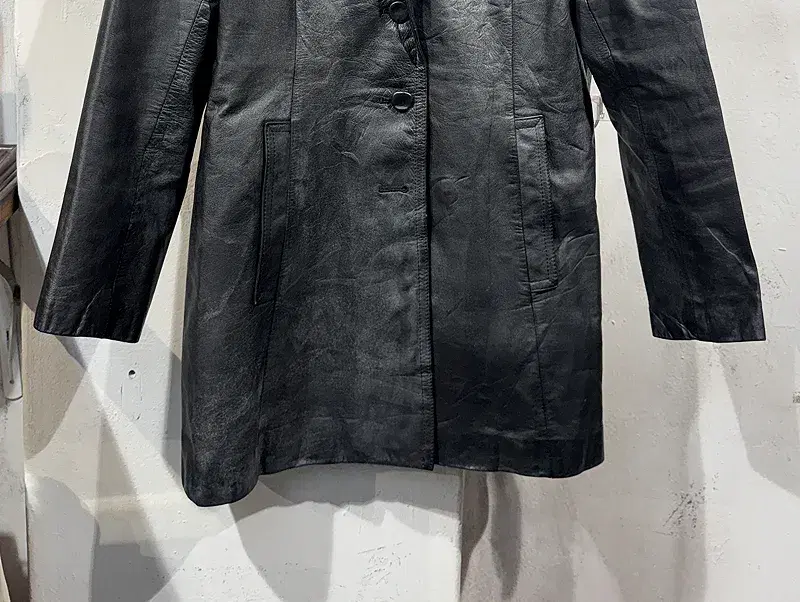 Black leather jacket +to 7
